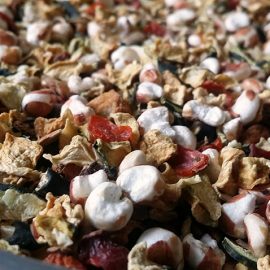 barf kosmiči dodatek k surovi hrani za pse ali mesnim pločevinkam